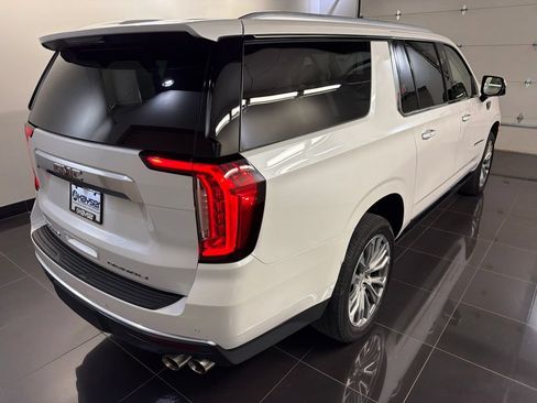 Used 2022 GMC Yukon XL Denali w/ Denali Premium Package AWD/4WD image 6