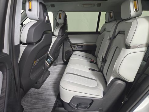 Used 2024 Rivian R1S Adventure AWD/4WD image 21
