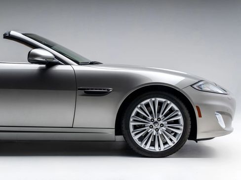 Used 2012 Jaguar XK Convertible RWD image 18