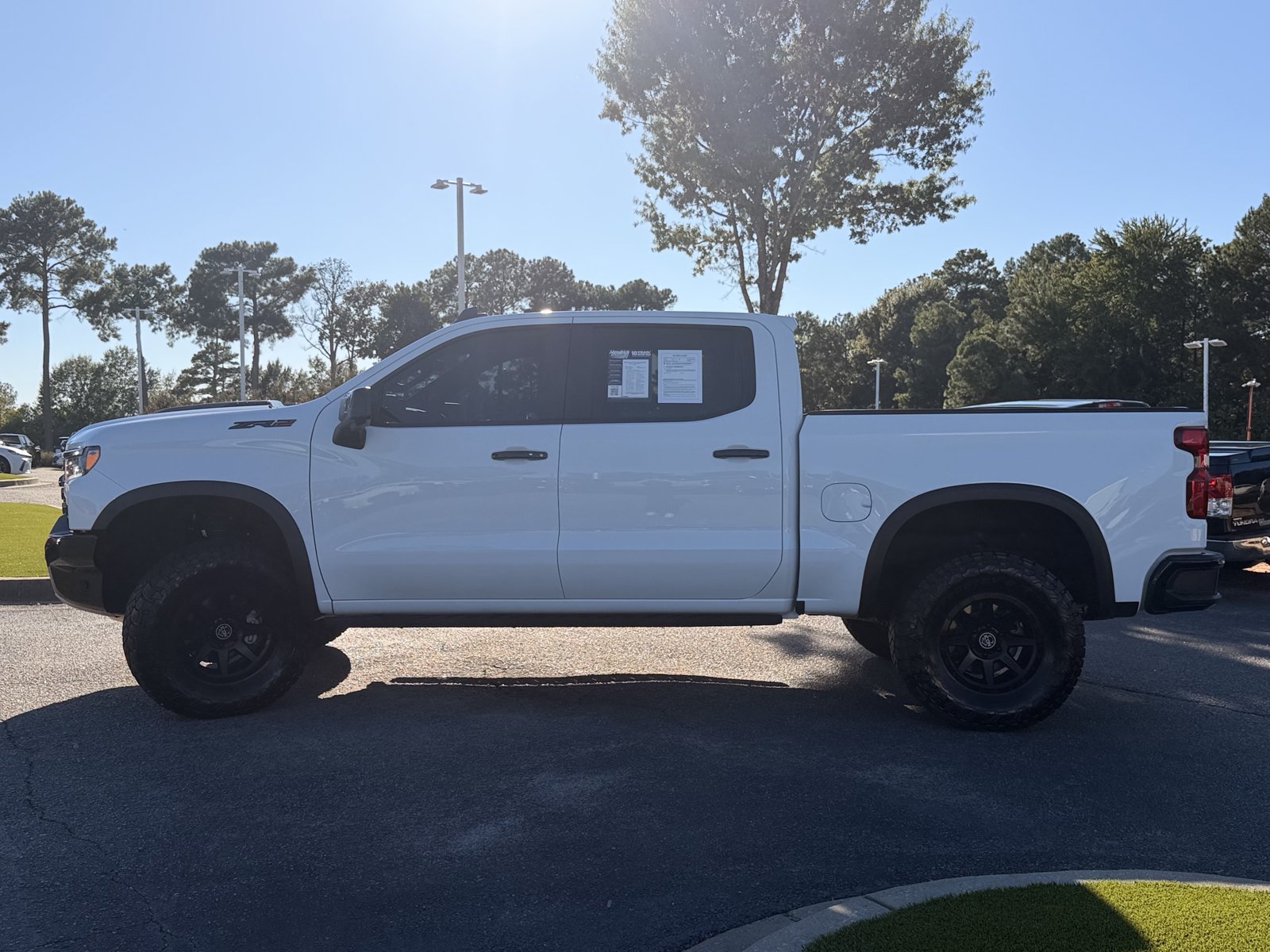 Used 2026 Chevrolet Silverado 1500 ZR2 AWD/4WD image 9