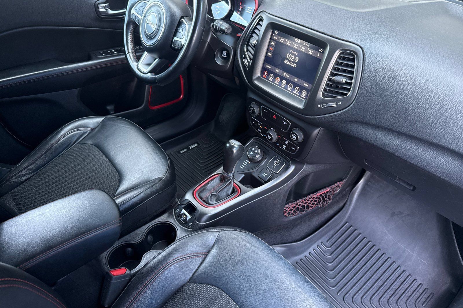 Used 2019 Jeep Compass Trailhawk AWD/4WD image 18