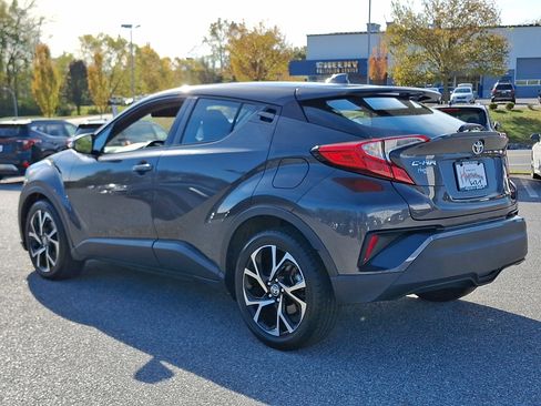 Used 2021 Toyota C-HR XLE image 4