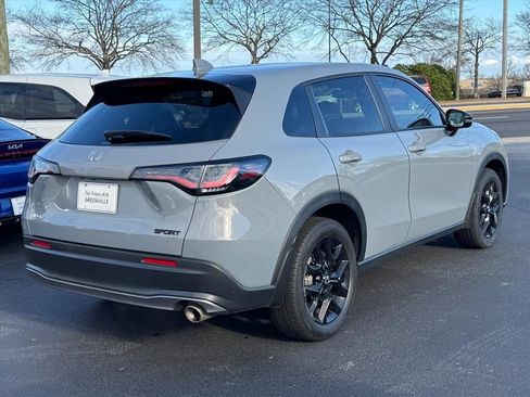 Used 2024 Honda HR-V Sport image 3
