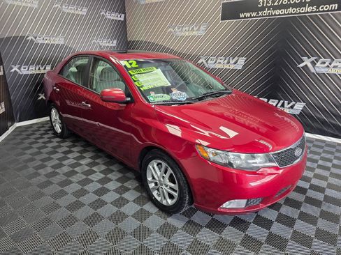 Used 2012 Kia Forte EX w/ Tech Pkg image 7