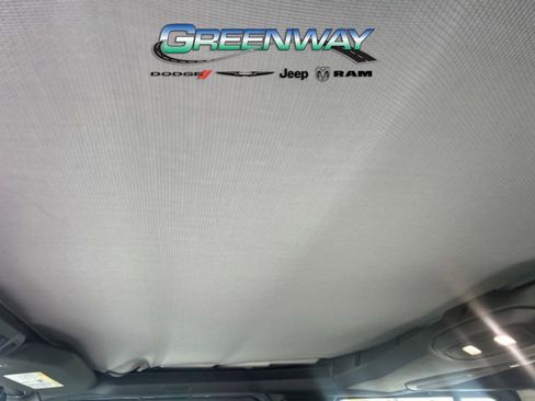 Used 2025 Jeep Wrangler Willys image 17