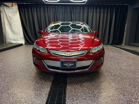 Used 2017 Chevrolet Volt LT w/ Comfort Package FWD image 2