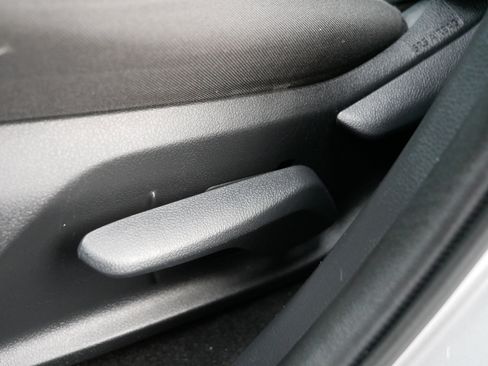 Used 2021 Toyota RAV4 LE image 20