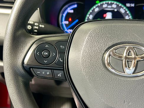 Used 2024 Toyota RAV4 LE image 18