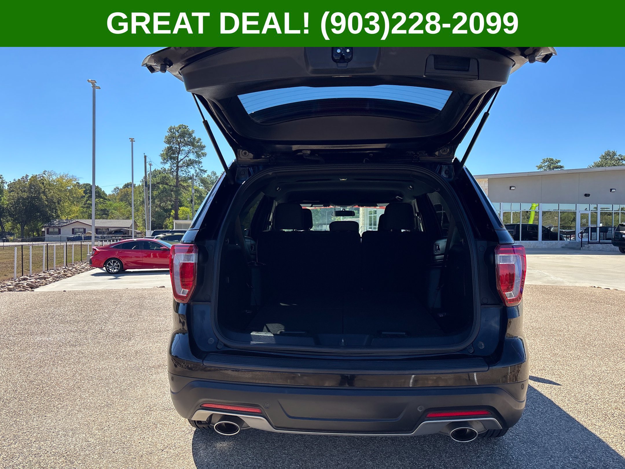 Used 2018 Ford Explorer XLT FWD image 8
