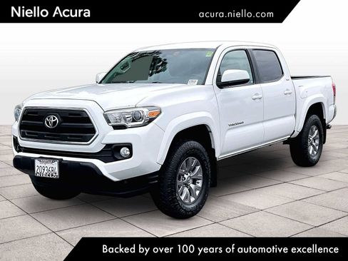 Used 2016 Toyota Tacoma SR5 w/ SR5 Appearance Package (DN) image 1