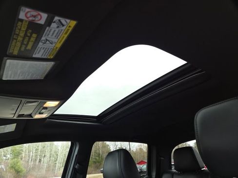 Used 2018 Toyota Tacoma TRD Sport image 7