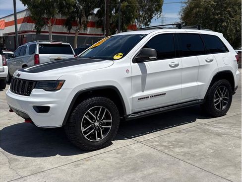 Used 2018 Jeep Grand Cherokee Trailhawk w/ Trailhawk Luxury Group AWD/4WD image 26