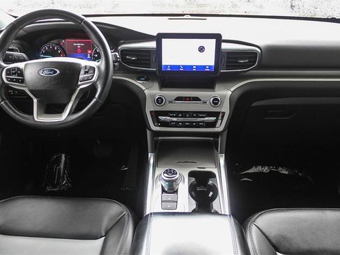 Used 2023 Ford Explorer XLT w/ Equipment Group 202A image 14