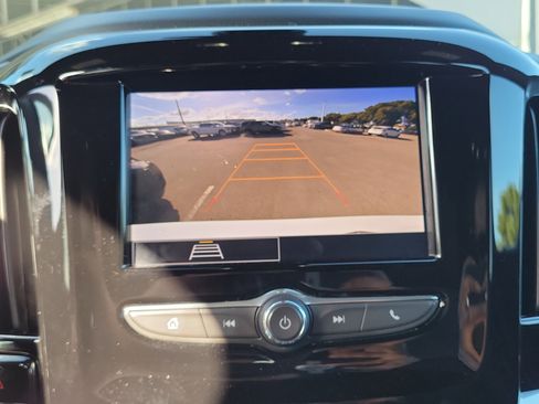 Used 2023 Chevrolet Traverse LT image 10