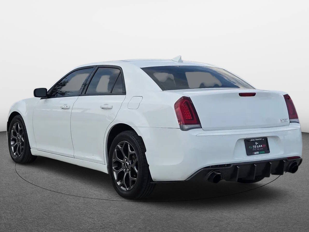 Used 2018 Chrysler 300 S AWD/4WD image 4