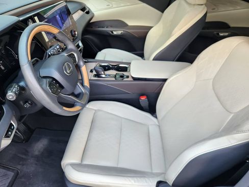 Certified 2024 Lexus RX 350 FWD w/ Convenience Package image 13