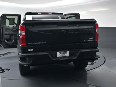 Used 2019 Chevrolet Silverado 1500 Custom w/ Custom Value Package image 26