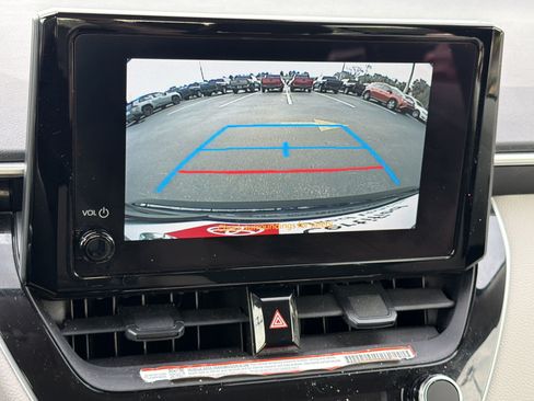 Used 2025 Toyota Corolla LE FWD image 20