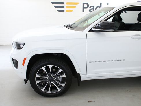 Used 2023 Jeep Grand Cherokee L Overland w/ MOPAR Finishing Package AWD/4WD image 6