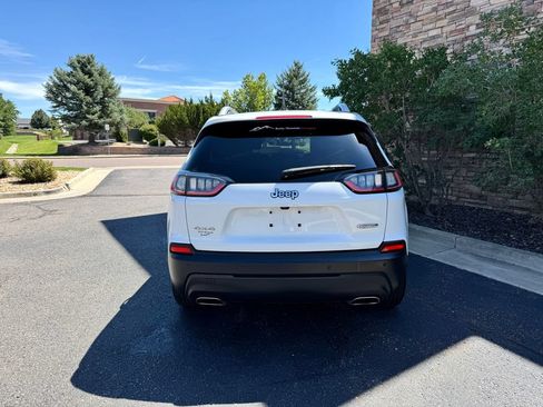 Used 2019 Jeep Cherokee Latitude Plus w/ Cold Weather Group AWD/4WD image 7