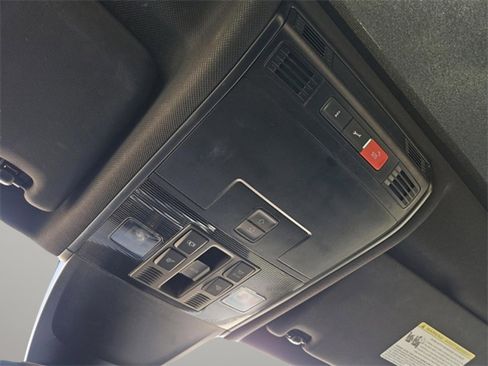 Used 2023 Volkswagen Tiguan SE R-Line image 40