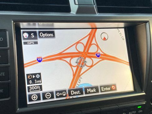 Used 2018 Lexus GX 460 Luxury w/ Preferred Accessory Package image 22