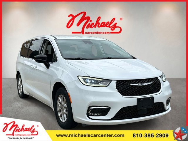 Used 2024 Chrysler Pacifica Touring-L FWD image 1