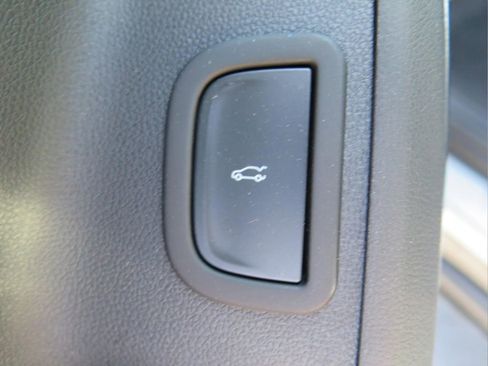 New 2026 Chevrolet Traverse High Country FWD image 11