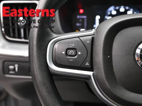 Used 2019 Volvo XC60 T6 Momentum w/ Premium Package image 15