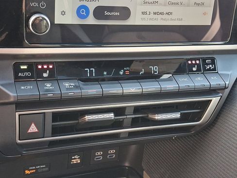 Used 2026 Toyota Camry XLE w/ Convenience Package image 17