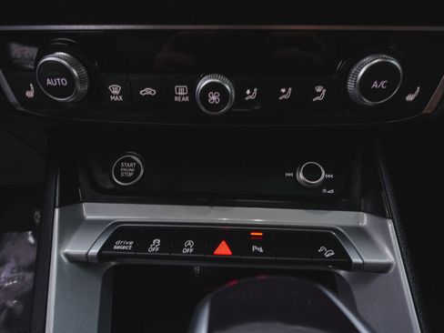 Used 2023 Audi Q3 2.0T Premium w/ Convenience Package image 18