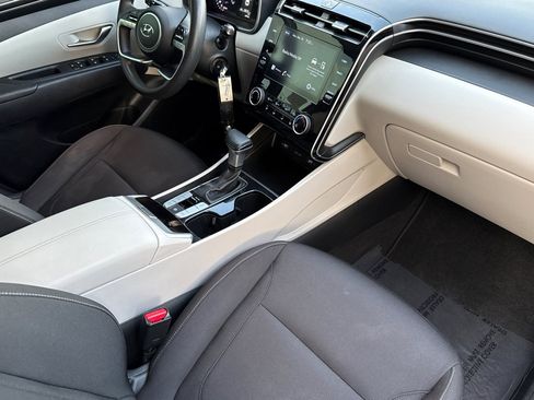 Used 2022 Hyundai Tucson SE image 18