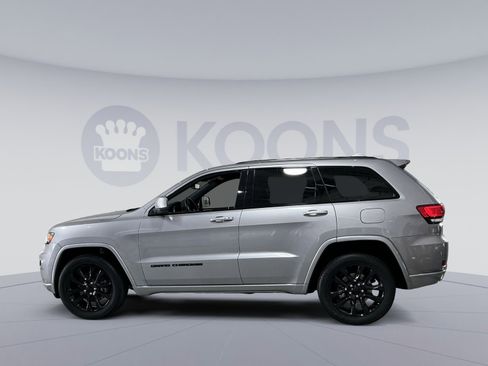 Used 2021 Jeep Grand Cherokee Laredo X image 13