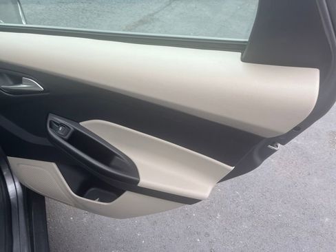 Used 2014 Ford Focus SE image 25
