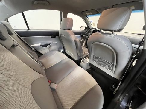 Used 2011 Hyundai Accent GLS image 12