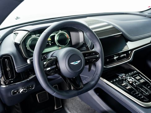 Used 2025 Aston Martin DBX 707 image 14