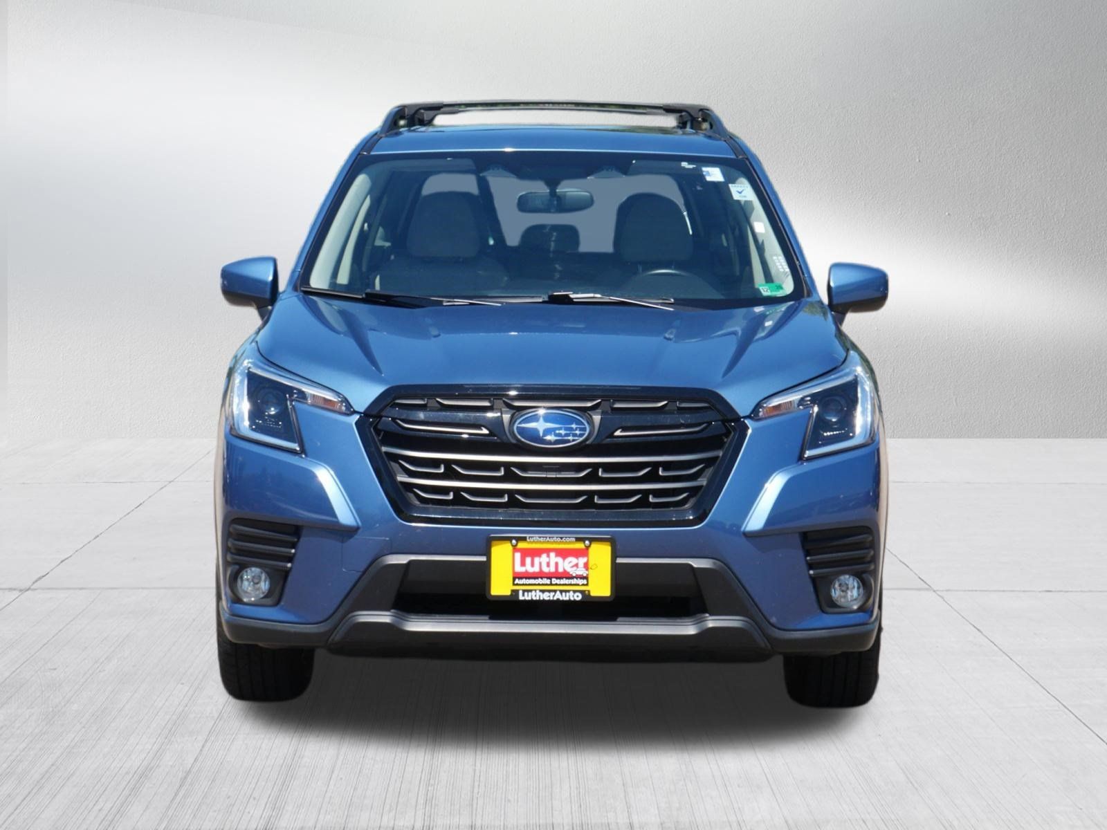Used 2023 Subaru Forester Premium AWD/4WD image 2