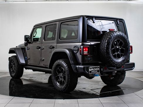 Used 2024 Jeep Wrangler Unlimited image 11