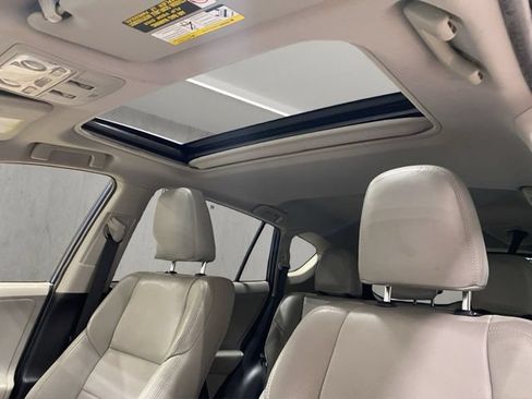 Used 2013 Toyota RAV4 XLE FWD image 3