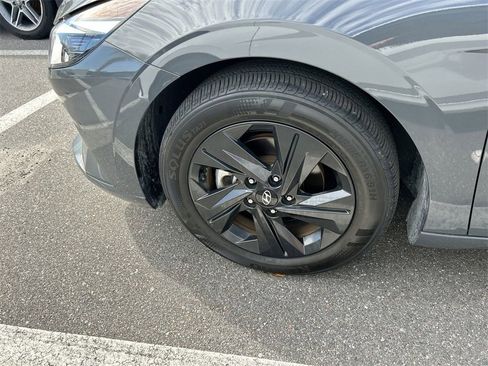 Used 2023 Hyundai Elantra SEL image 33