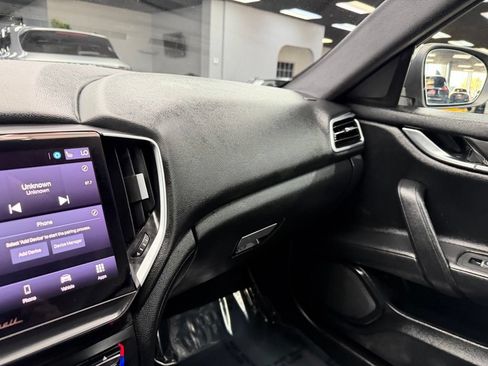Used 2021 Maserati Ghibli RWD image 28