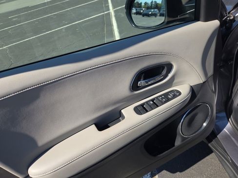 Used 2019 Honda HR-V EX-L image 36