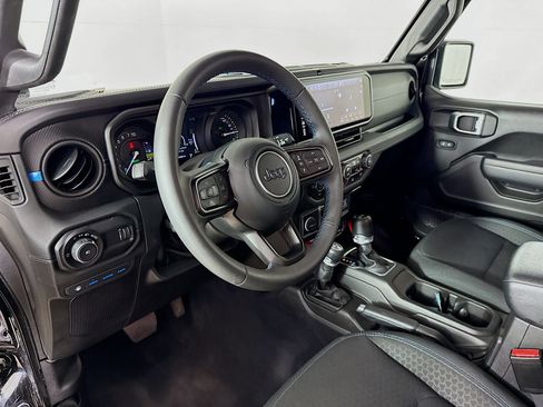 Used 2024 Jeep Wrangler Unlimited Rubicon 4xe image 8