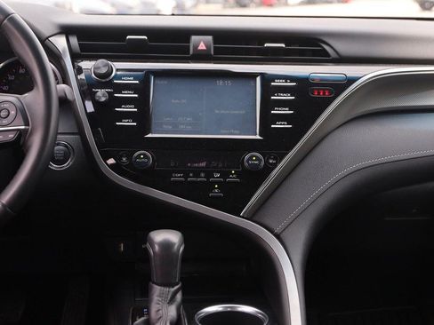 Used 2018 Toyota Camry XSE FWD image 23