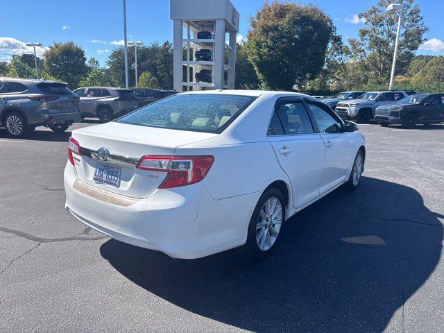 Used 2014 Toyota Camry XLE w/ Leather Package FWD image 4