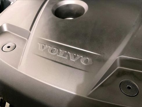 Used 2021 Volvo XC90 T6 Momentum w/ Advanced Package image 36