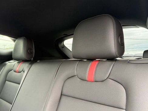 Used 2025 Chevrolet Trax RS w/ Sunroof Package FWD image 11