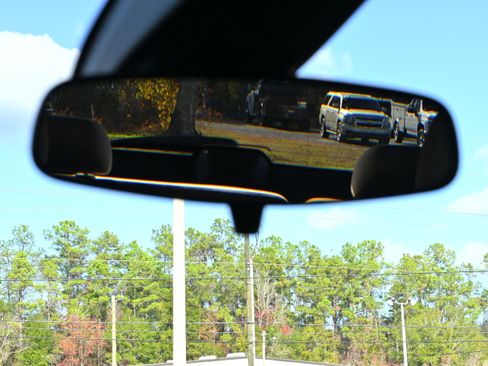 Used 2023 Chevrolet Traverse LT image 26