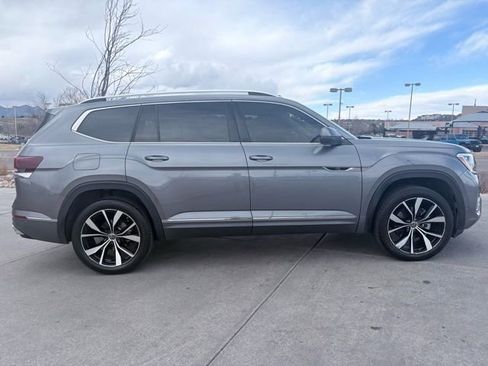 Used 2024 Volkswagen Atlas SEL Premium R-Line image 9