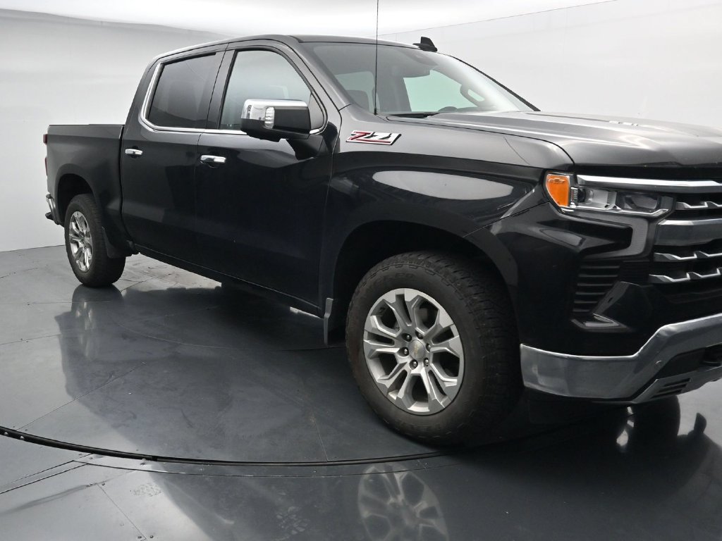 Used 2023 Chevrolet Silverado 1500 LTZ AWD/4WD image 2